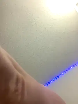 Snapshot of BuzzBunni69 chatting on 11/26/25, 12:44 BuzzBunni69 online show from 11/26/25, 12:44