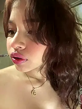 Mia Valmont online show from 12/15/25, 01:37