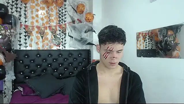 Aaron Foxxx online show from 10/18/25, 10:21