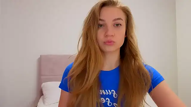 Snapshot of Eva_enjoyeverymoment_ chatting on 11/07/25, 06:41 Eva enjoyeverymoment online show from 11/07/25, 06:41