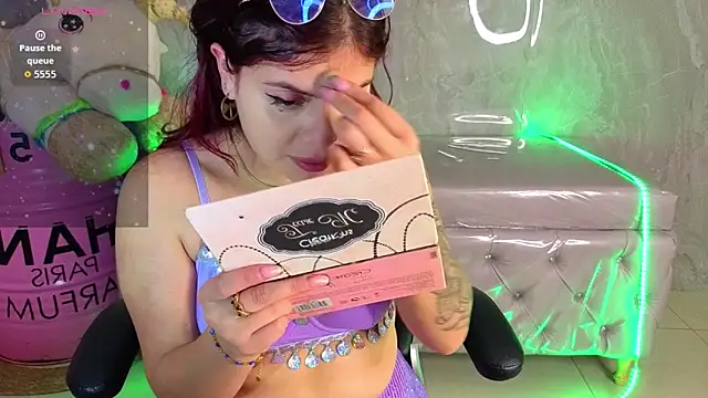 draviana a  online show from 02/22/26, 03:07