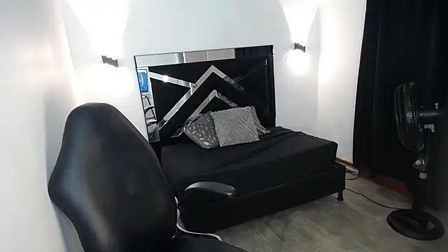 MarianaRojas  online show from 03/31/26, 05:19