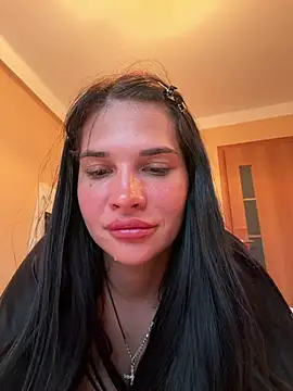 Snapshot of Alina_XXXX_ chatting on 05/13/26, 04:26 Alina XXXX online show from 05/13/26, 04:26