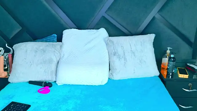 Snapshot of LexyRooss chatting on 12/05/25, 07:43 LexyRooss online show from 12/05/25, 07:43