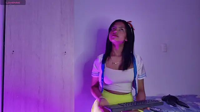 Snapshot of miamiller188 chatting on 11/08/25, 12:00 miamiller188 online show from 11/08/25, 12:00