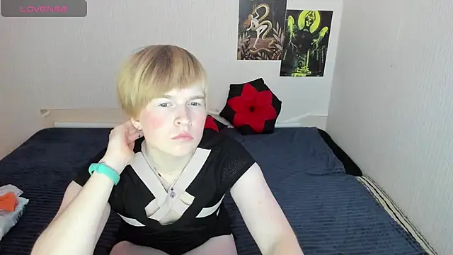 Cattie w  online show from 11/04/25, 01:16