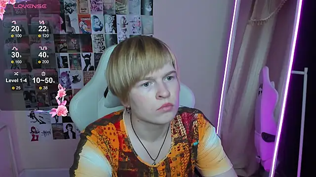 Cattie w  online show from 11/19/25, 01:27