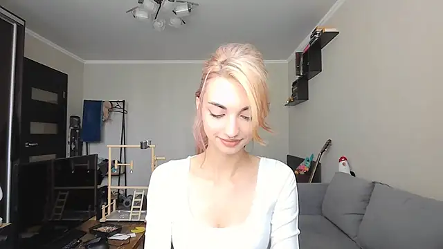 Snapshot of JillianBozak chatting on 09/28/25, 10:09 JillianBozak online show from 09/28/25, 10:09