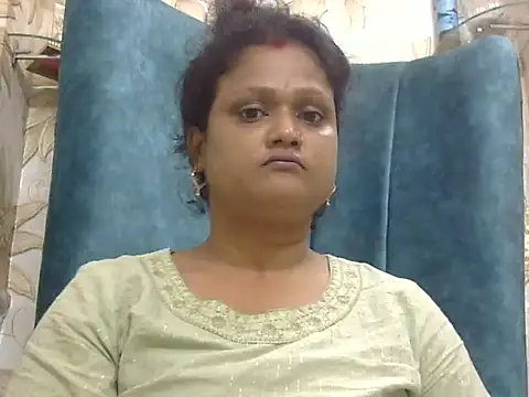 Snapshot of aarohee9 chatting on 11/09/25, 09:29 aarohee9 online show from 11/09/25, 09:29