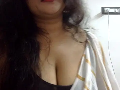 Snapshot of aarohee9 chatting on 11/25/25, 06:46 aarohee9 online show from 11/25/25, 06:46