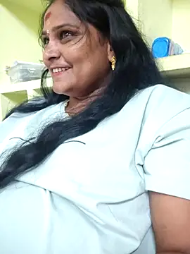 navyasree143 online show from 02/24/26, 06:39