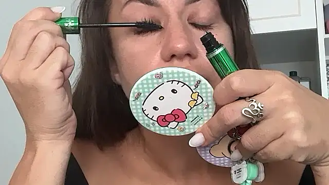 Snapshot of Roriann chatting on 02/03/26, 06:40 Roriann online show from 02/03/26, 06:40