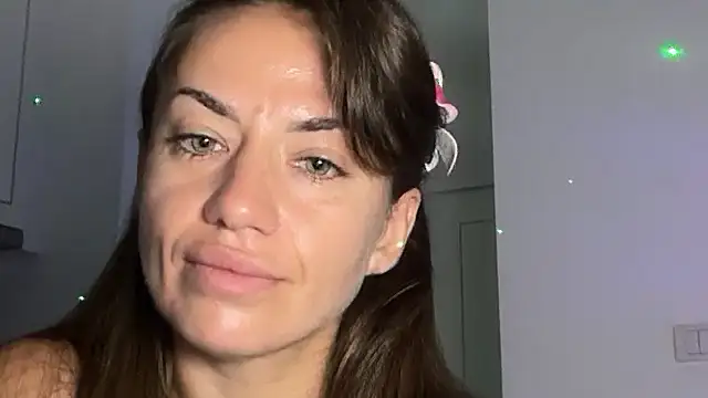 Snapshot of Roriann chatting on 02/16/26, 07:04 Roriann online show from 02/16/26, 07:04