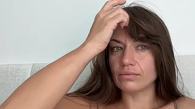 Snapshot of Roriann chatting on 02/20/26, 05:15 Roriann online show from 02/20/26, 05:15