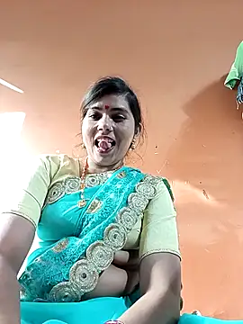 Snapshot of Sapna__wq1 chatting on 11/25/25, 09:42 Sapna wq1 online show from 11/25/25, 09:42