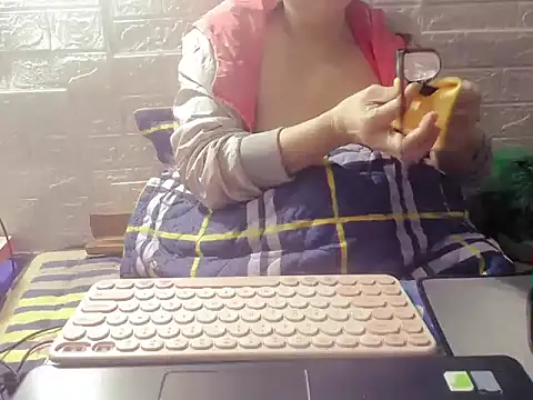 Snapshot of hyhy_99 chatting on 12/02/25, 06:03 hyhy 99 online show from 12/02/25, 06:03