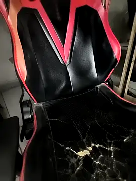 Snapshot of gtzmoreno chatting on 11/22/25, 10:03 gtzmoreno online show from 11/22/25, 10:03