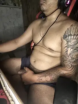 Snapshot of gtzmoreno chatting on 11/24/25, 03:45 gtzmoreno online show from 11/24/25, 03:45