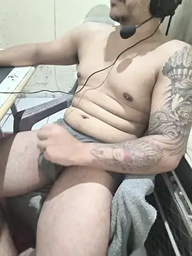 Snapshot of gtzmoreno chatting on 07/10/26, 01:21 gtzmoreno online show from 07/10/26, 01:21