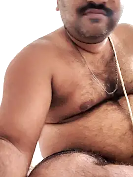 Snapshot of desiyouth94 chatting on 10/11/25, 02:26 desiyouth94 online show from 10/11/25, 02:26