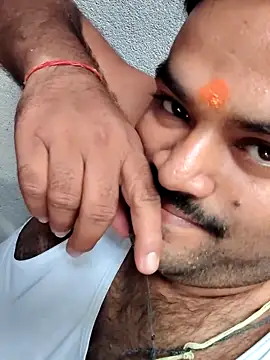 Snapshot of desiyouth94 chatting on 10/28/25, 08:07 desiyouth94 online show from 10/28/25, 08:07