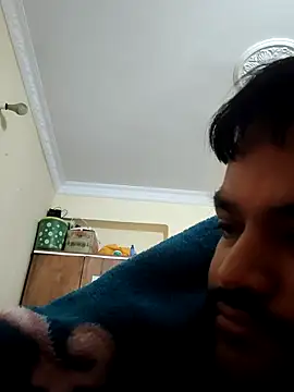 Snapshot of desiyouth94 chatting on 11/02/25, 11:29 desiyouth94 online show from 11/02/25, 11:29