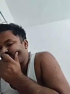 Snapshot of desiyouth94 chatting on 11/25/25, 02:28 desiyouth94 online show from 11/25/25, 02:28