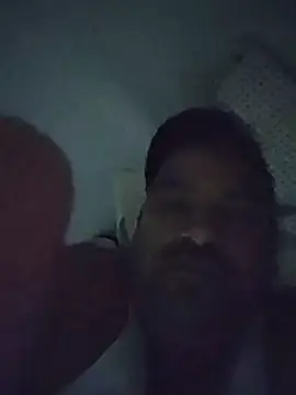 Snapshot of desiyouth94 chatting on 12/04/25, 07:33 desiyouth94 online show from 12/04/25, 07:33