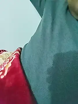 Snapshot of desiyouth94 chatting on 12/05/25, 01:09 desiyouth94 online show from 12/05/25, 01:09