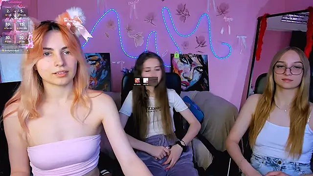 Snapshot of rebecca_smile chatting on 06/15/26, 07:16 rebecca smile online show from 06/15/26, 07:16