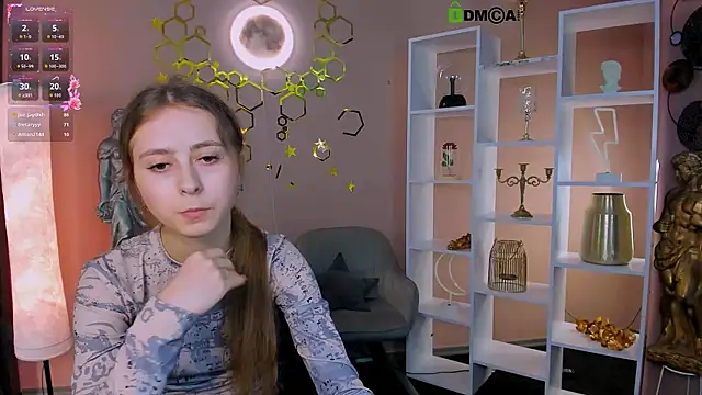 Snapshot of rebecca_smile chatting on 07/07/26, 02:43 rebecca smile online show from 07/07/26, 02:43