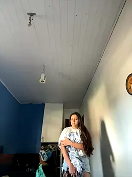 Snapshot of larj021bb chatting on 11/17/25, 07:52 larj021bb online show from 11/17/25, 07:52