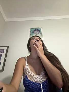 Snapshot of larj021bb chatting on 04/07/26, 11:37 larj021bb online show from 04/07/26, 11:37