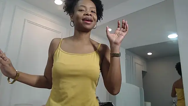 Snapshot of ChantalGarner chatting on 10/09/25, 12:47 ChantalGarner online show from 10/09/25, 12:47