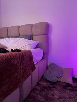 Dania Oconor online show from 11/26/25, 10:00