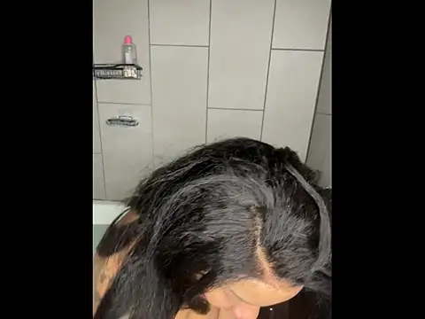 NeliaHexxen online show from 12/20/25, 03:57