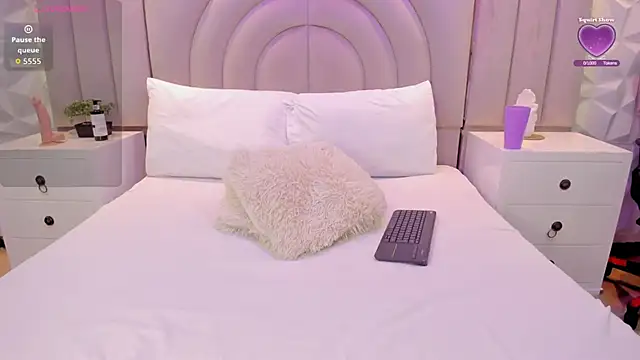 celestebellmont online show from 10/23/25, 12:37