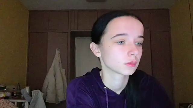 Emilia Light online show from 11/13/25, 07:40