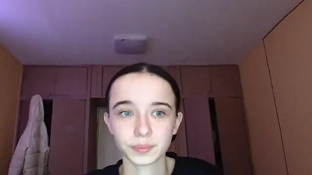 Emilia Light online show from 11/22/25, 08:13