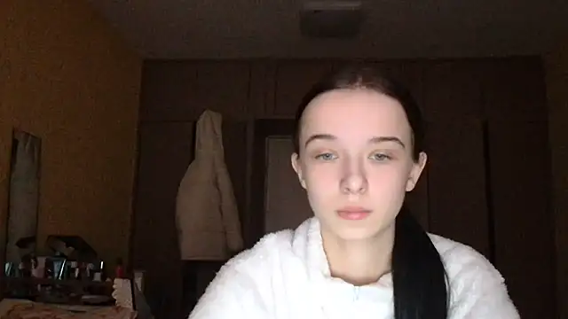 Emilia Light online show from 02/11/26, 05:45