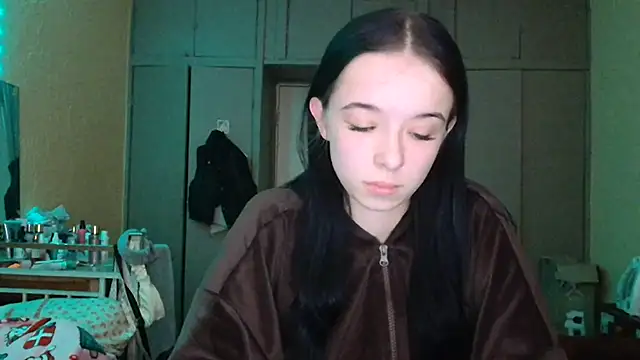 Emilia Light online show from 03/31/26, 07:42