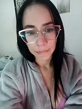 YaraDuartee online show from 11/29/25, 09:40