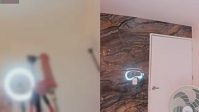 Snapshot of beca_winn chatting on 11/26/25, 12:06 beca winn online show from 11/26/25, 12:06