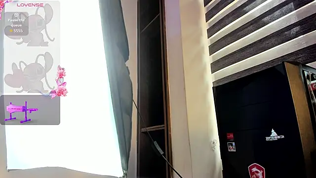 Caroline Millerr online show from 11/24/25, 08:08