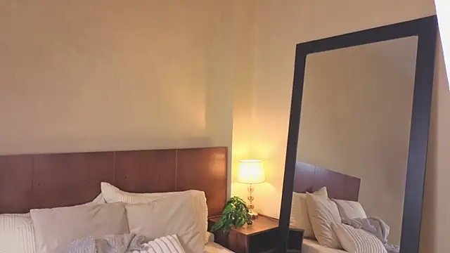 Snapshot of Capricho_01 chatting on 10/09/25, 12:03 Capricho 01 online show from 10/09/25, 12:03