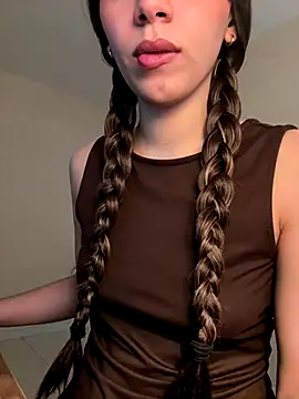 Snapshot of Capricho_01 chatting on 12/01/25, 01:05 Capricho 01 online show from 12/01/25, 01:05