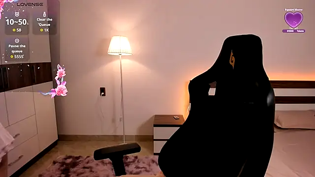 Snapshot of AmyVilvet_ chatting on 10/20/25, 07:47 AmyVilvet online show from 10/20/25, 07:47