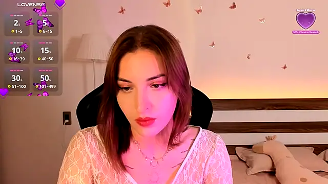 Snapshot of AmyVilvet_ chatting on 10/25/25, 08:58 AmyVilvet online show from 10/25/25, 08:58