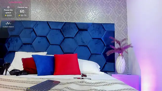 Angelina Roa online show from 12/14/25, 11:48