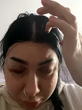 Snapshot of Romina6 chatting on 12/16/25, 07:35 Romina6 online show from 12/16/25, 07:35